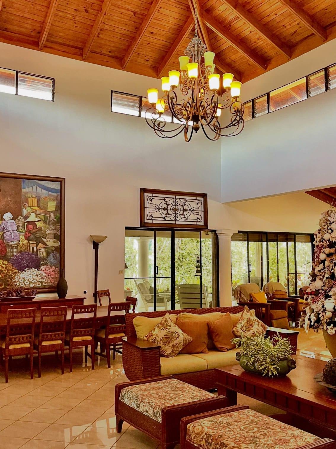 Lujosa villa en metro country club | Juan dolio