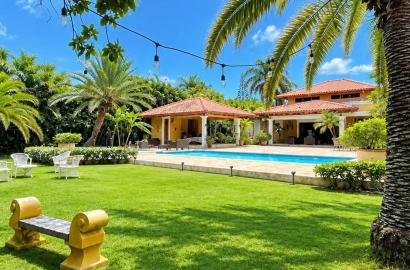 Lujosa villa en metro country club | Juan dolio